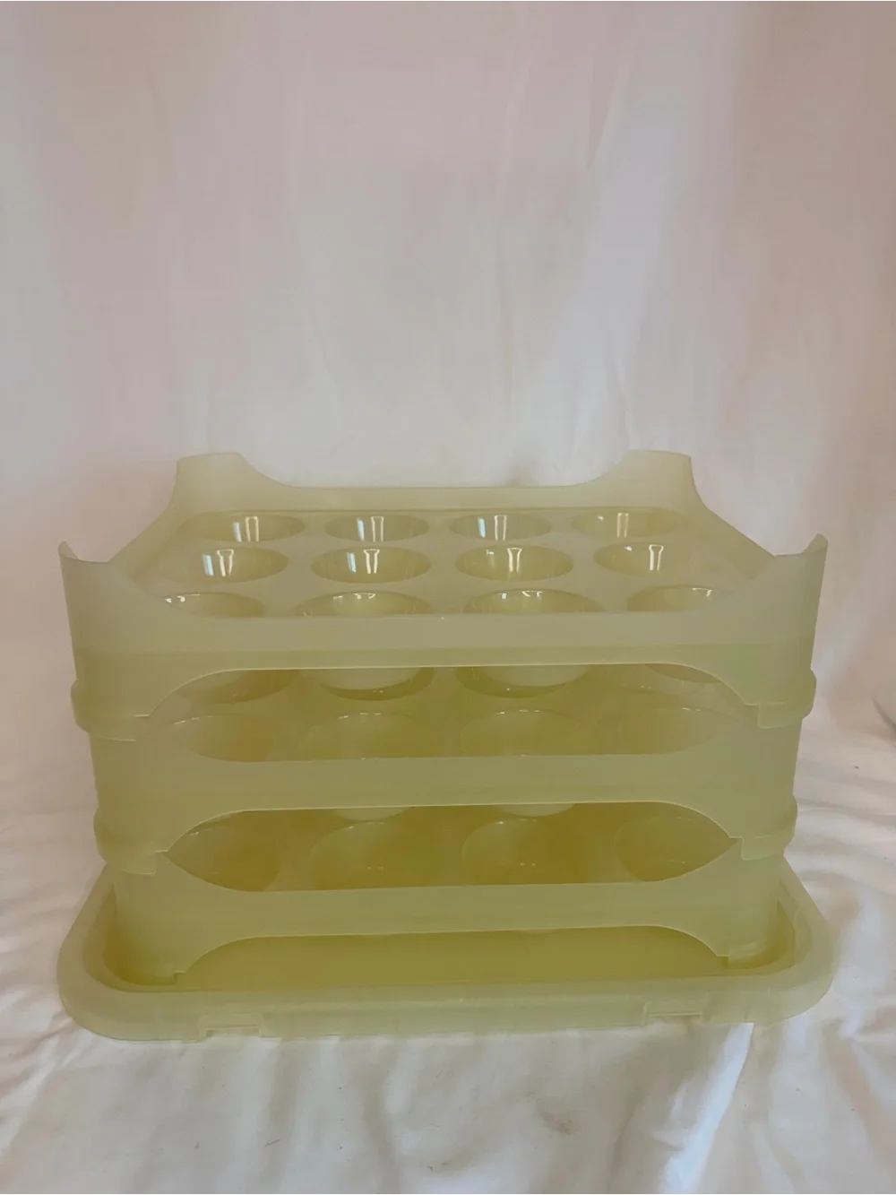 Stackable Yellow Plastic Cup Cake/Dessert Carrier with Handle